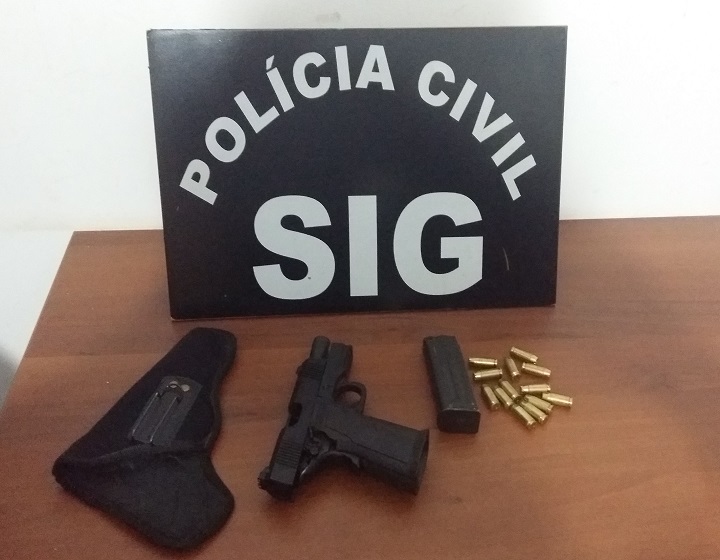  Pistola calibre .40 furtada do carro do Delegado – Foto: PC/Divulgação