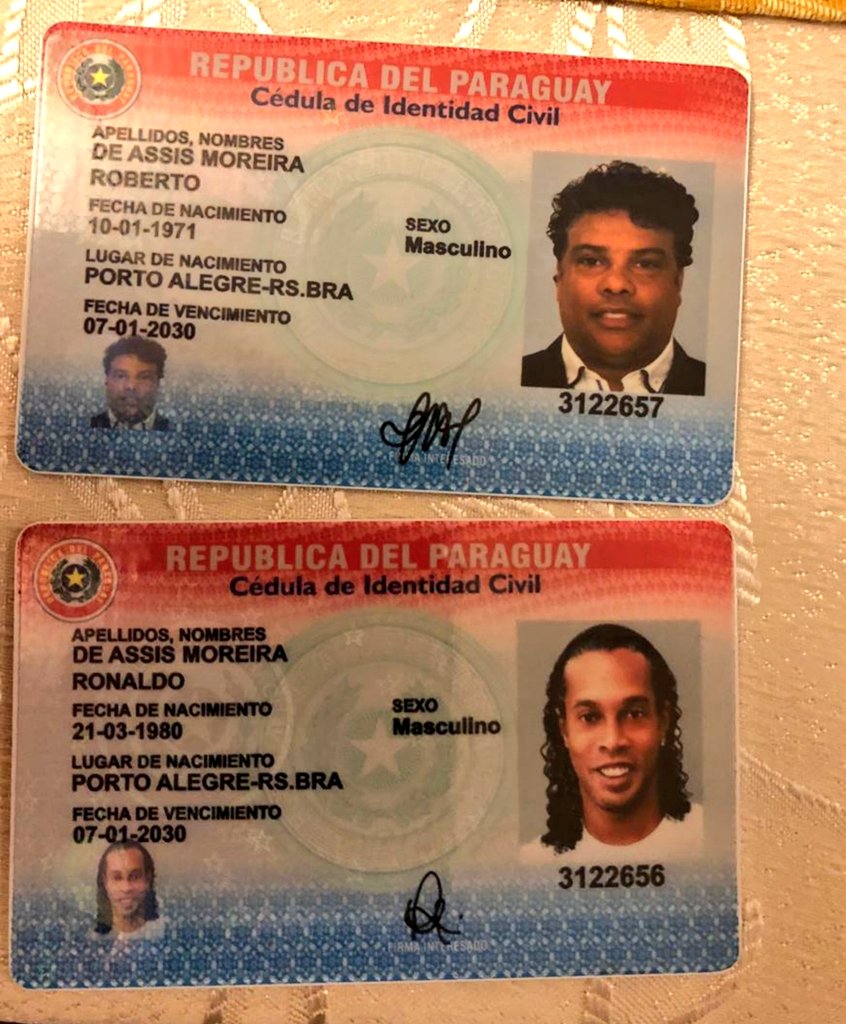 Foram apreendidos passaportes, carteiras de identidade e os telefones celulares de Ronaldinho e do irmão - Foto: Fiscalía Paraguay/Divulgação