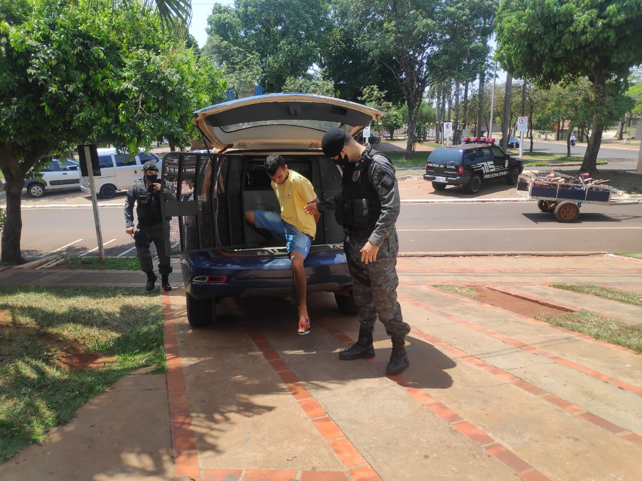 Suspeito foi autuado em flagrante - Foto: Jornal da Nova