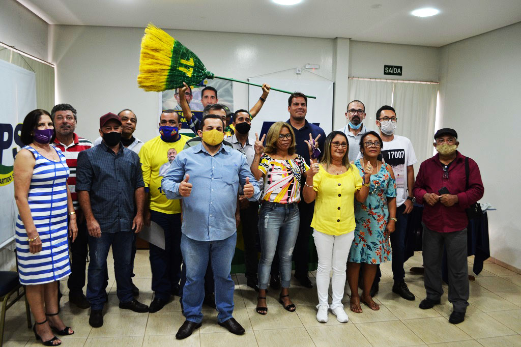 Capitão Contar com os candidatos a vereador, prefeito e vice do PSL - Foto: Jornal da Nova