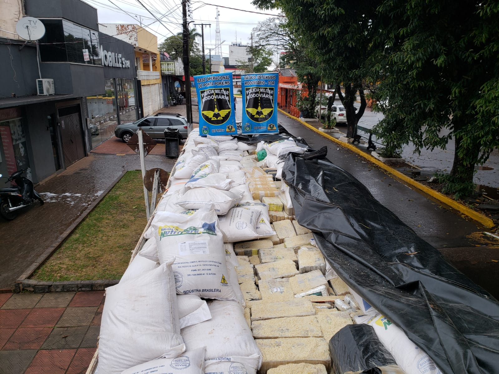 Grande apreensão de drogas da Polícia Militar Rodoviária - Foto: PMR/Divulgação