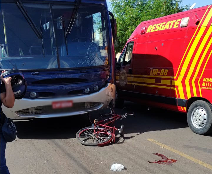 Ciclista foi socorrido pelo Corpo de Bombeiros Militar - Foto: Jornal da Nova