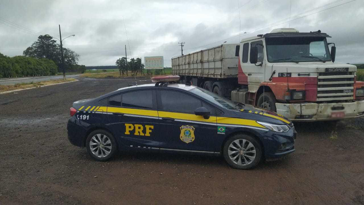 Carreta recuperada em Ponta Porã - Foto: PRF/Divulgação