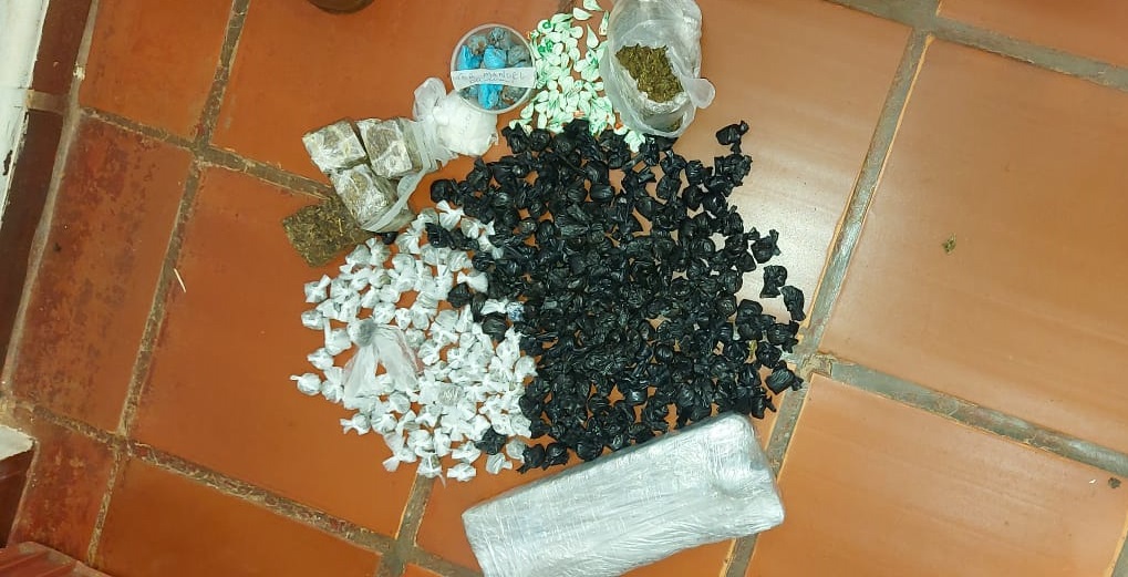 Entorpecentes encontrados nas celas dos custodiados - Foto: WhatsApp/Jornal da Nova