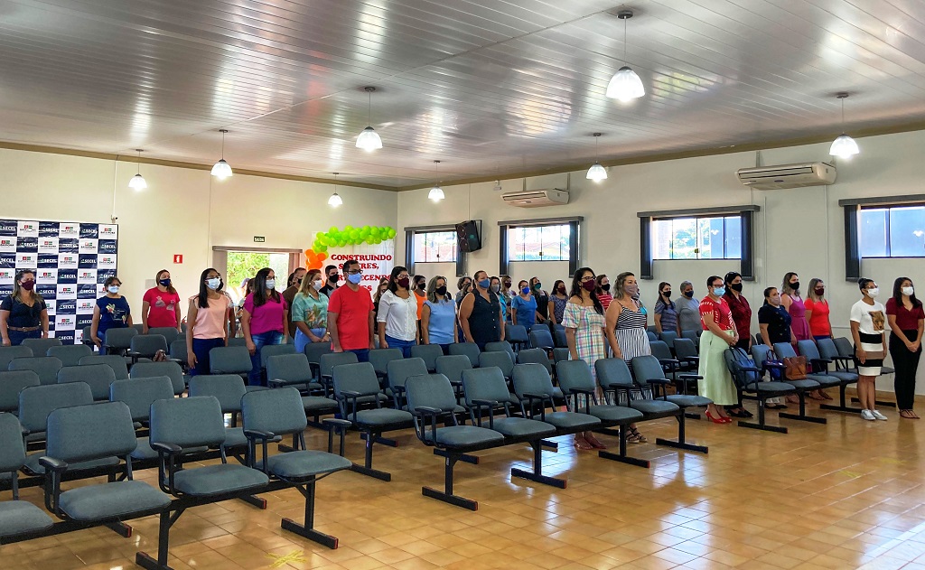 Cerca de 50 professores estiveram presentes no evento - Foto: Prefeitura de Batayporã