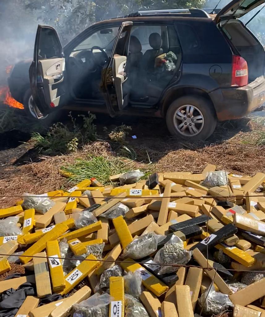 Veículo que o traficante fugiu da equipe da SIG - Foto: Jornal da Nova