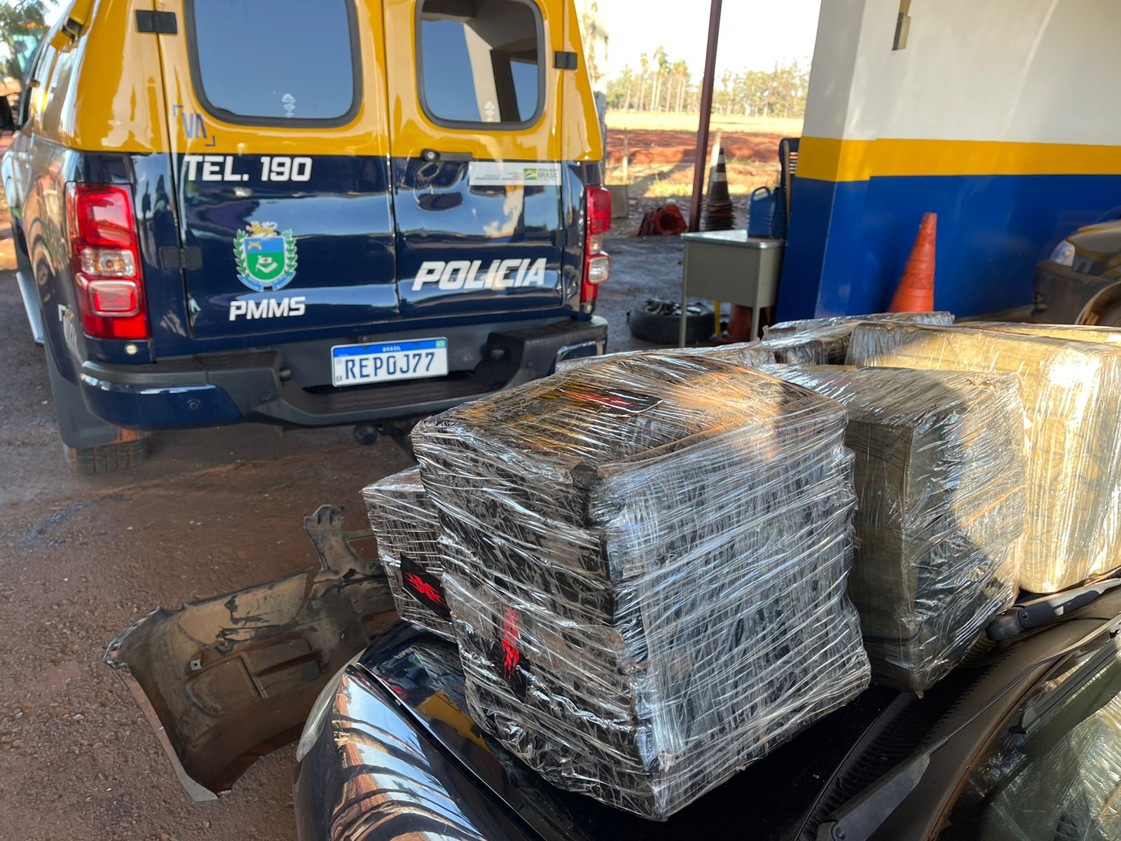 Droga que estava no veículo do suspeito - Foto: Jornal da Nova