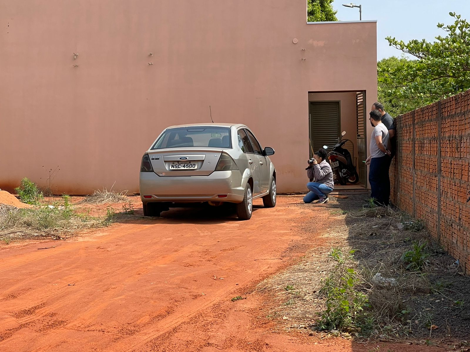 O veículo e a residência do suspeito passaram por perícia - Foto: Jornal da Nova