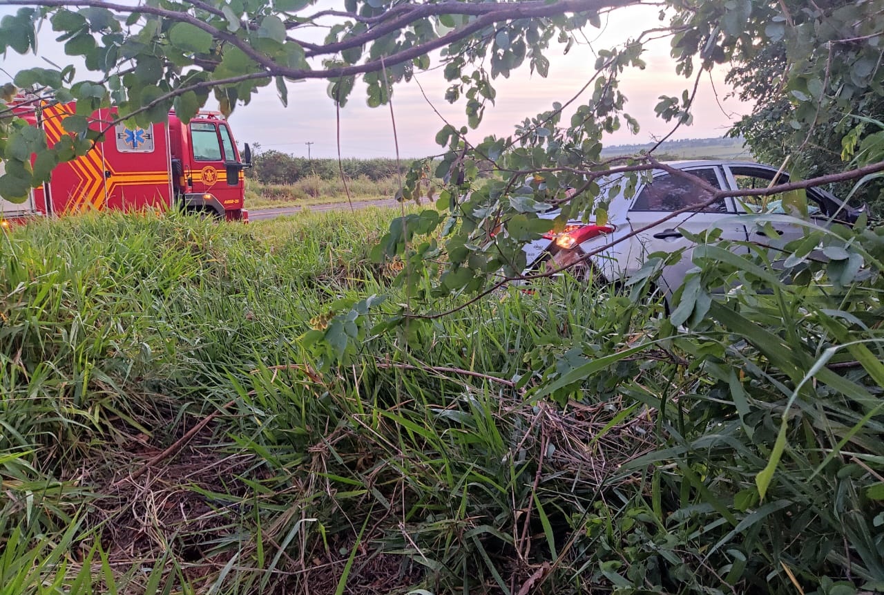 Acidente aconteceu na madrugada desta quarta-feira (23) - Foto: Corpo de Bombeiros Militar/Divulgação