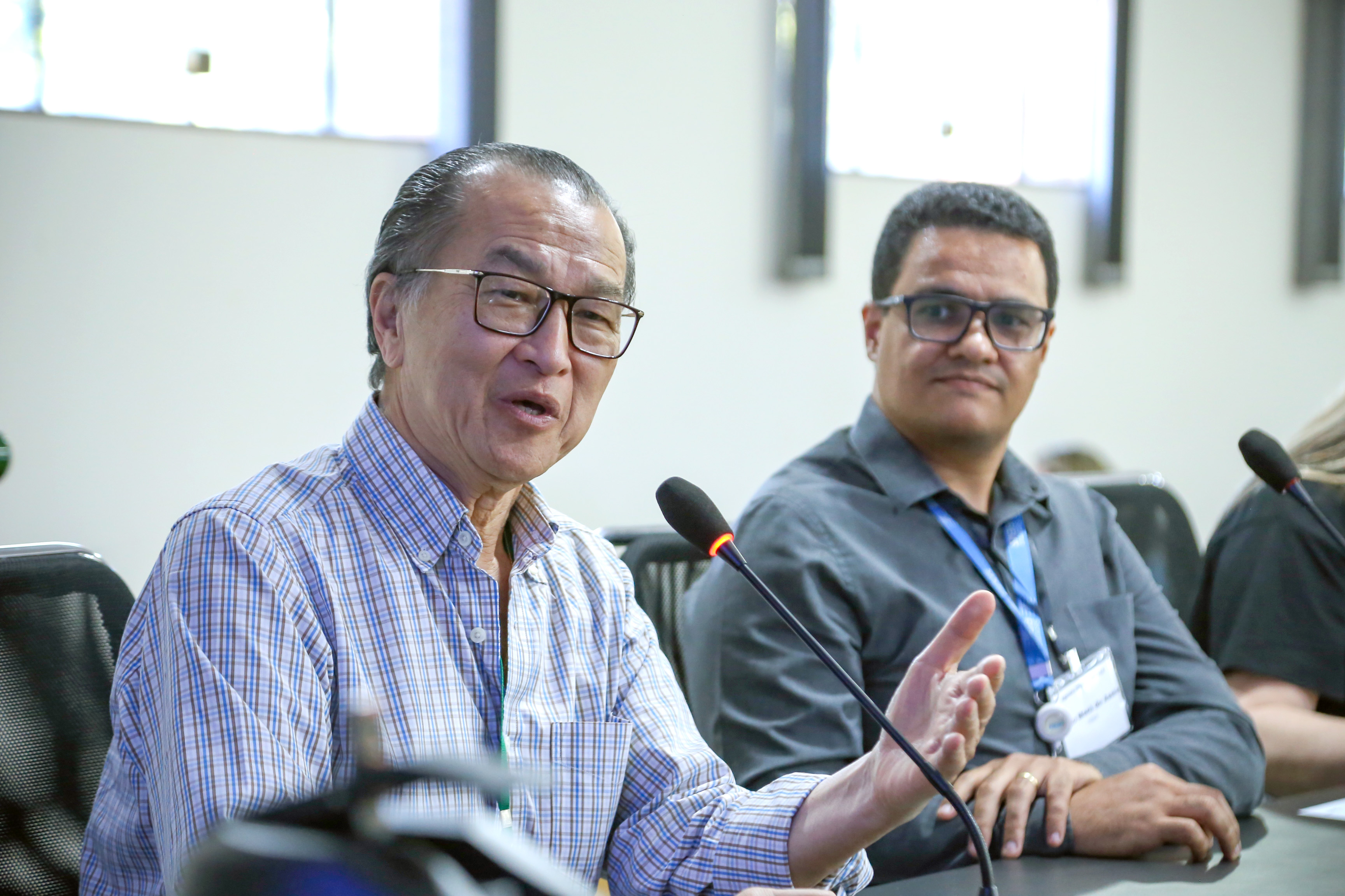 Mike Lu (AgroESG) e Hélio Merá (Fiems) enfatizaram projetos para beneficiamento da macaúba com a inclusão da agricultura familiar - Foto: Prefeitura de Batayporã