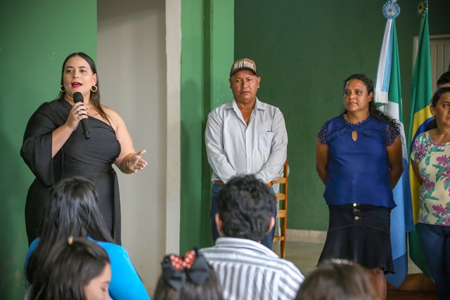 Secretária Fernanda Scarlat enfatizou empenho da equipe da Secel - Foto: Prefeitura de Batayporã