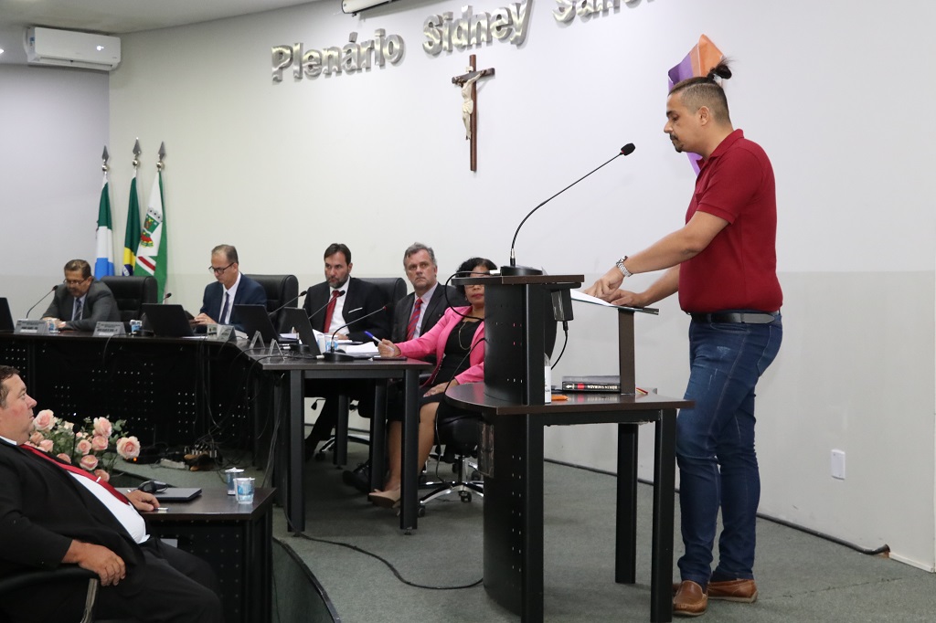 Flávio Cardoso de Brito na tribuna - Foto: CMNA/Divulgação