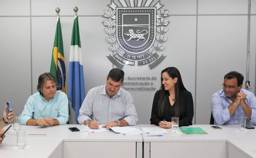 Governador assinou contrato de gestão na sede da SAD - Foto: Saul Schramm